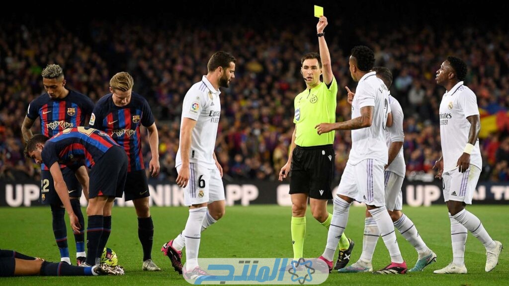 من هو معلق مباراة برشلونة وريال مدريد اليوم في نهائي السوبر الإسباني