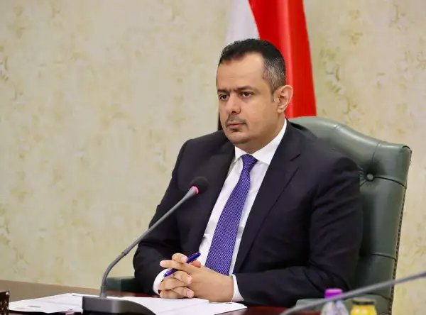 سبب إقالة معين عبد الملك رئيس وزراء حكومة اليمن